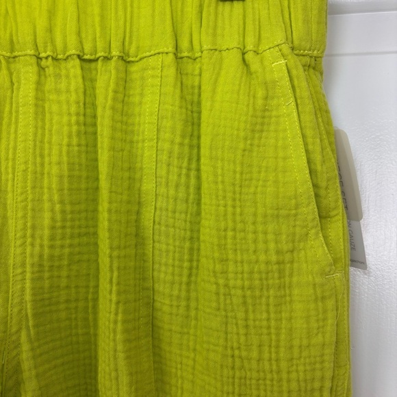 Magaschoni 2 Piece Set with Shorts and Top Size Small - Picture 11 of 12